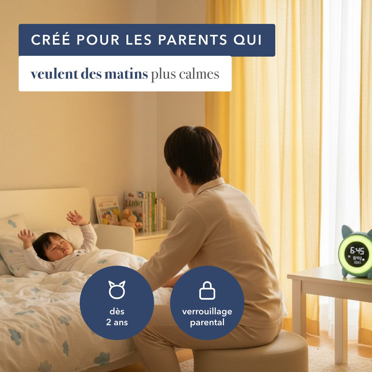 Parent réveillant son enfant le matin, le réveil passé au vert