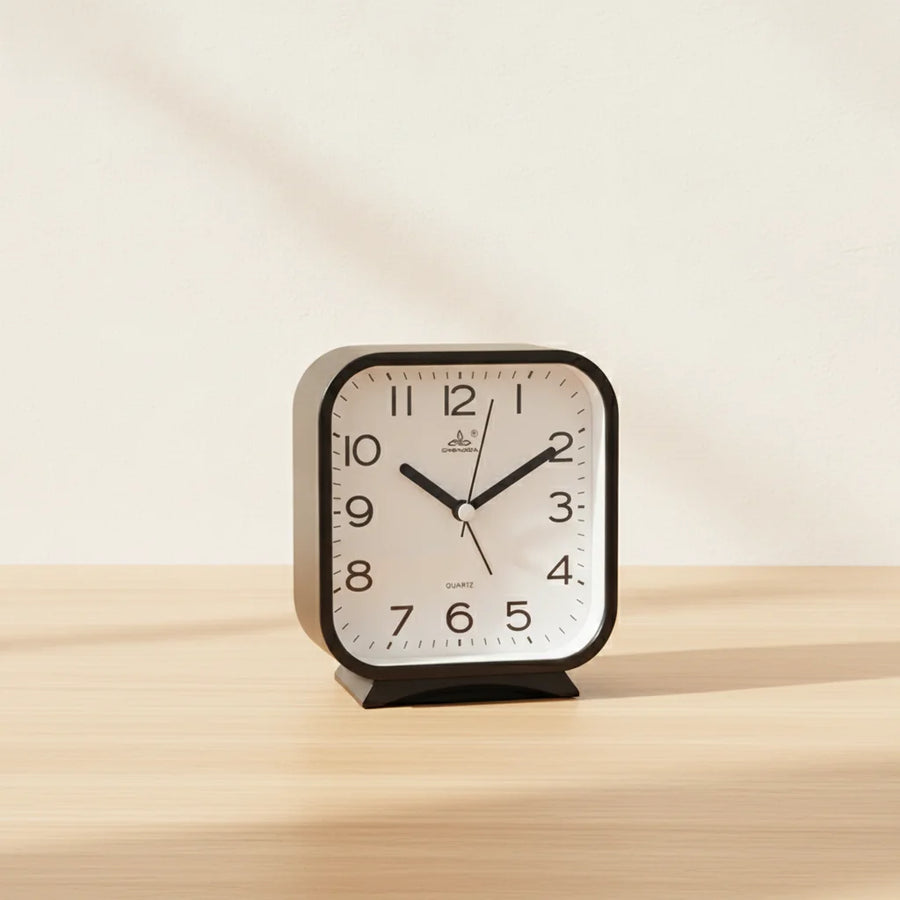 Réveil analogique carré minimaliste