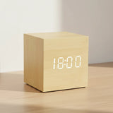 Réveil bois cube design