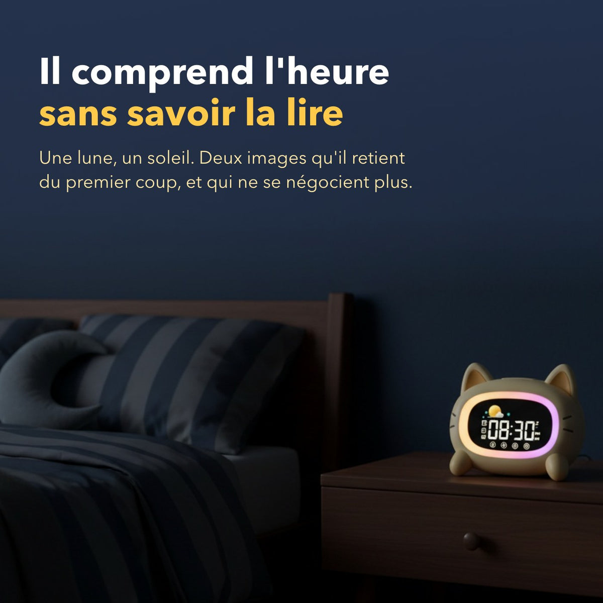 Réveil jour nuit enfant chat en situation dans une chambre d'enfant